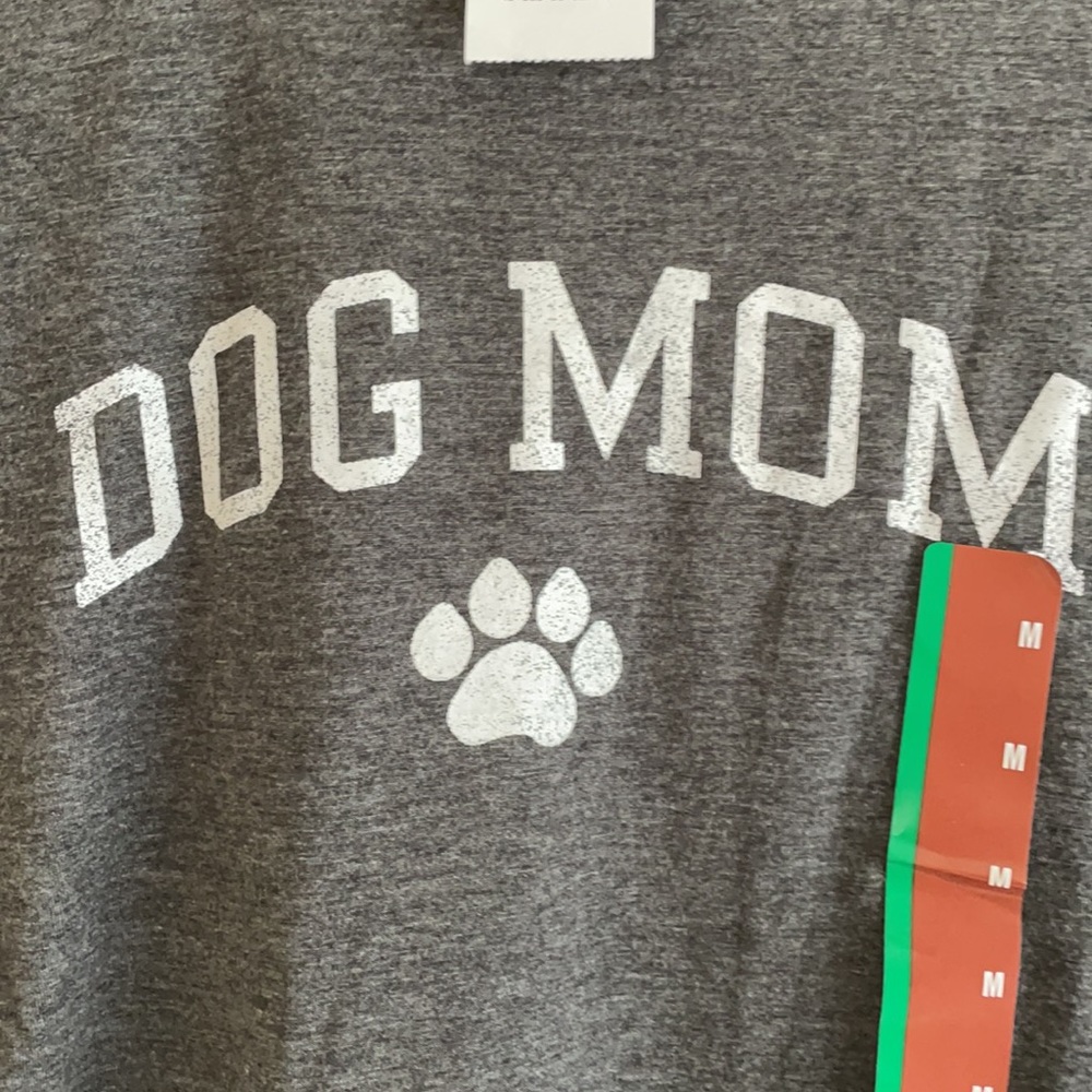 NWT! Dog Mom Tee 🐾 - Picture 2 of 8